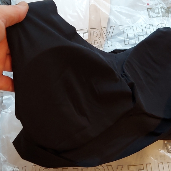 Bras - Picture 4 of 11